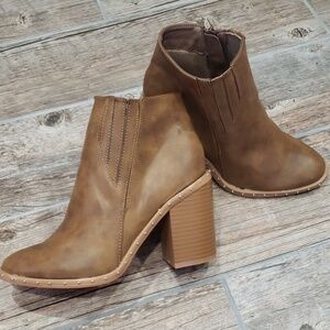 Yoki Boots / Booties [Size: 7]